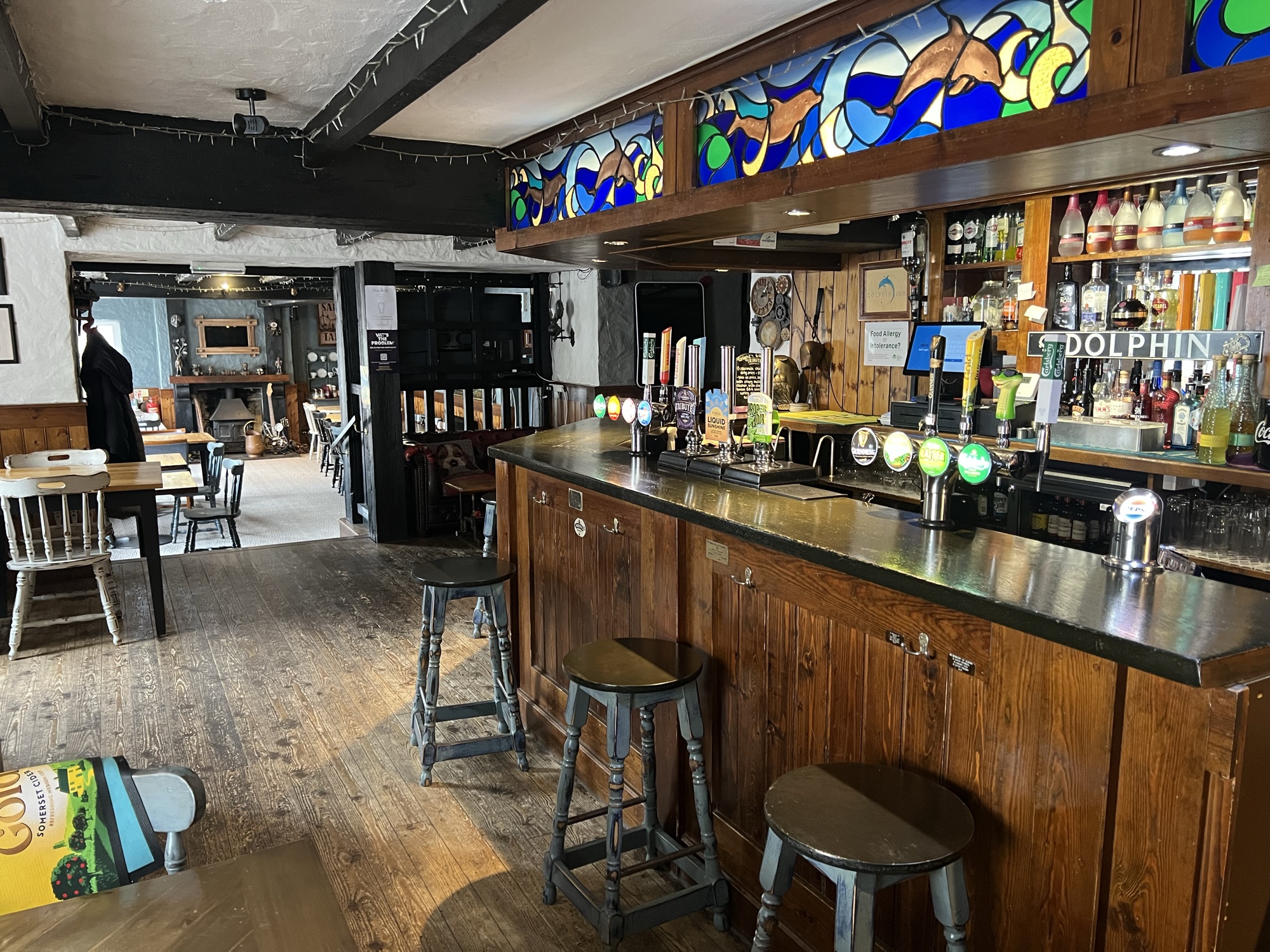 The bar and dining room at The Dolphin Inn, Grampound